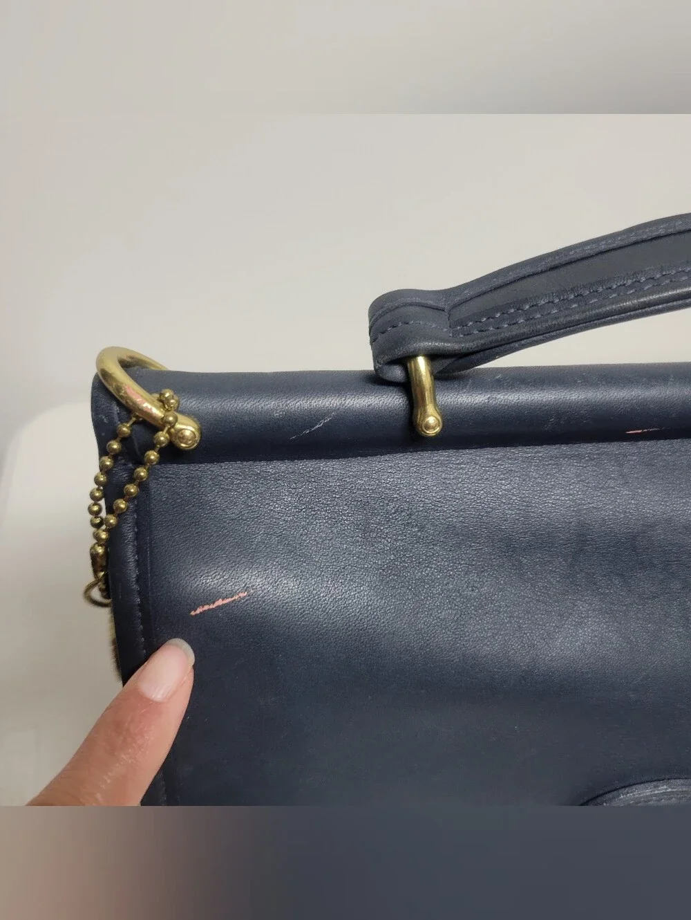 Coach Willis Vintage   9927 Classic  Leather  Crossbody with Matching Wallet.